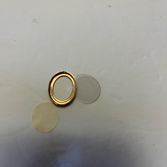 Vintage Goldtone Locket Brooch - Picture 6 of 8